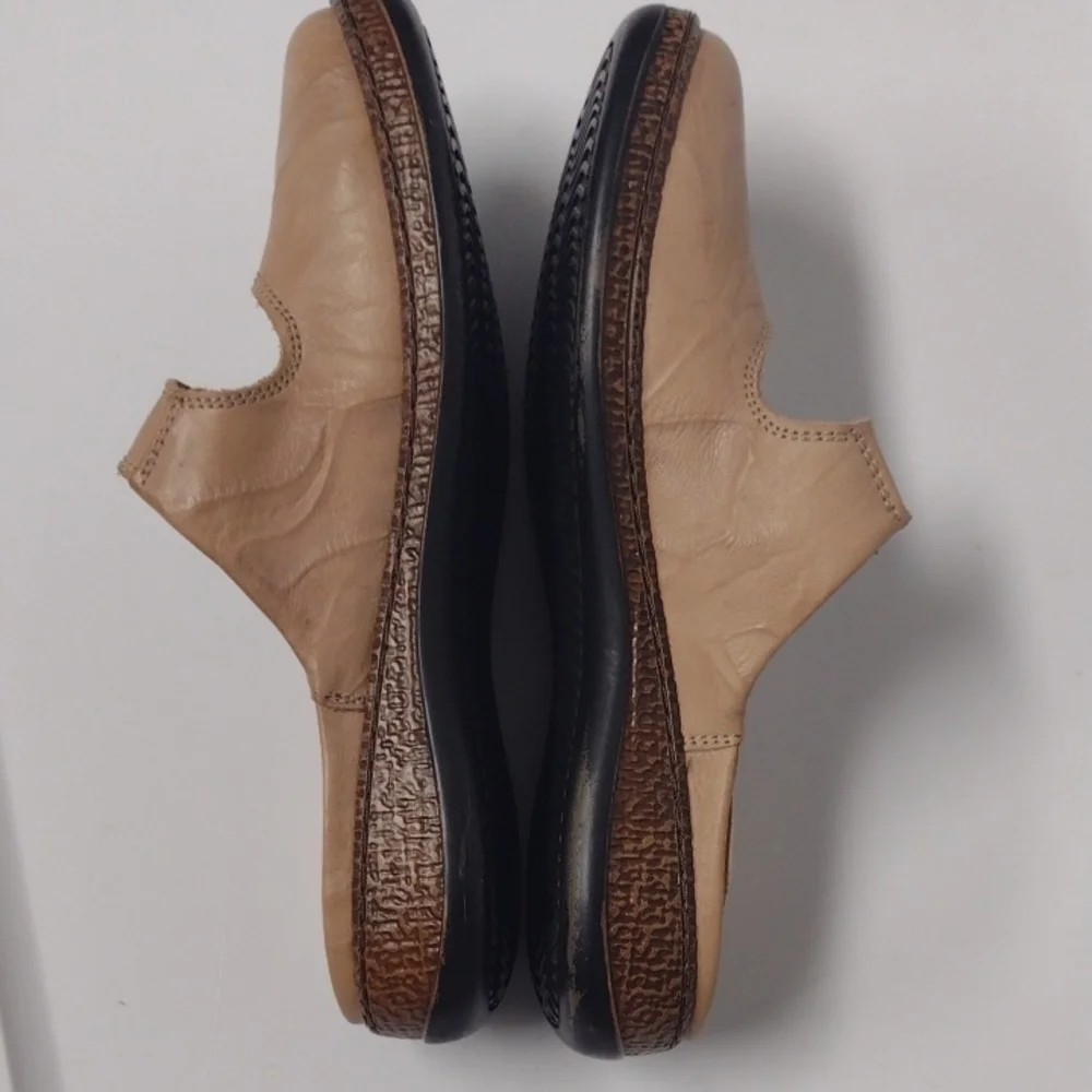 Tan Leather Mules Comfortable Clogs - Picture 6 of 9